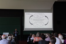 Prof. Arnd Jenne berichtet vom Wesen der Digitalisierung